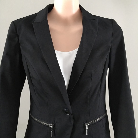 Black blazer - Picture 2 of 8